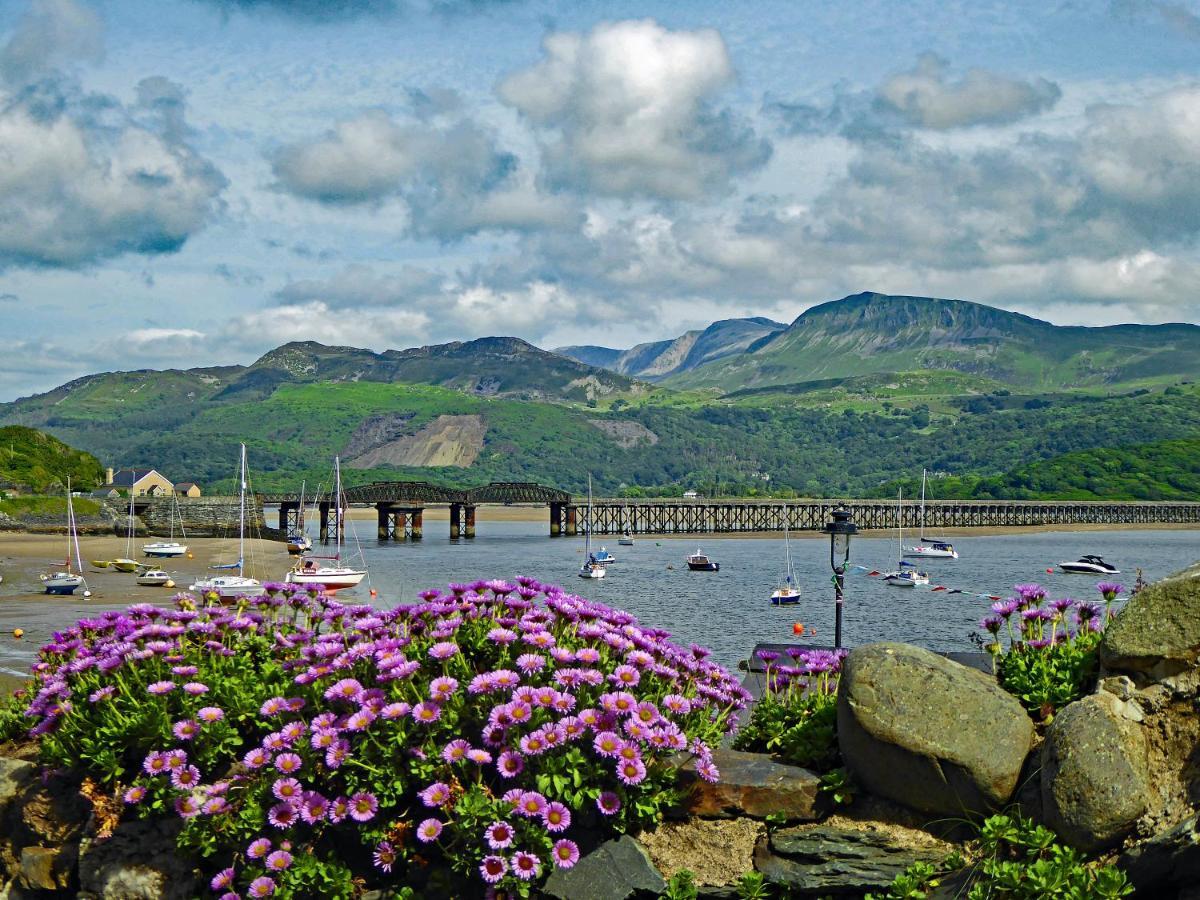 Bryn Melyn Apartments Barmouth Exterior photo